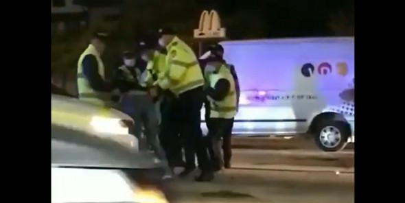 Noi detalii despre intervenția a 8 echipaje de poliție la sensul giratoriu din cartierul Poșta Veche